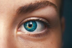Blépharoplastie : redonnez un regard frais et reposé